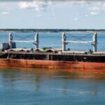 Se restableció el tráfico en el Paraná tras varadura de buque granelero