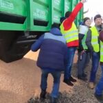 Agricultores polacos bloquean el paso del grano ucraniano