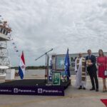 Directivos de Paranave en el bautismo del nuevo convoy que navegará entre Paraguay y el Río de la Plata