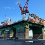 Impactante estructura atracó en el puerto de Montevideo