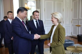 Xi Jinping, Macron y Von der Leyen.